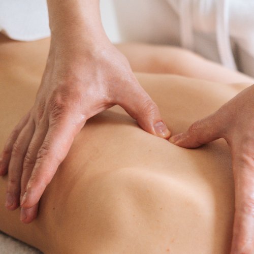 Deep Tissue massage (1hour)